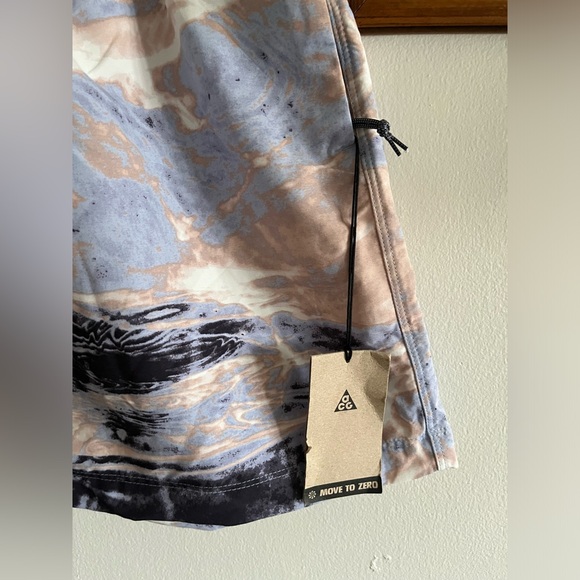 Brand new men’s Nike ACG shorts , size medium - Picture 11 of 15
